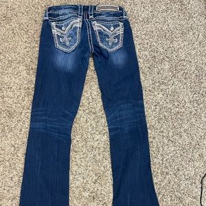 Rock revivals, size 24